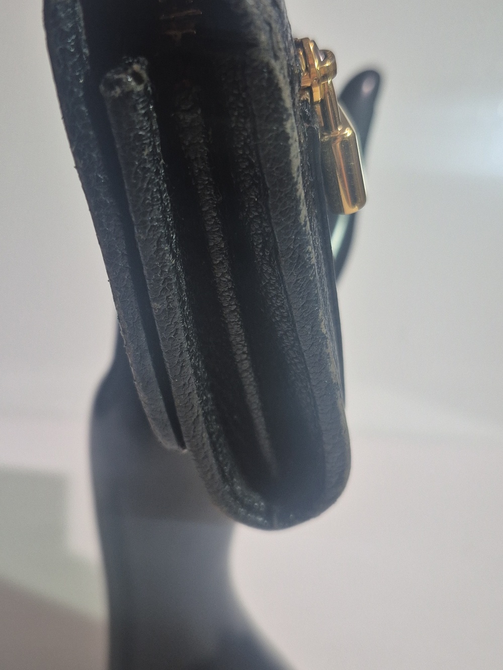 Black leather Loewe bi-fold long wallet with anagram logo. - Picture 6 of 11